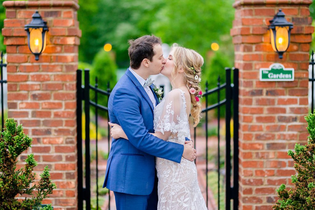 Sarah & Alexei's Rainy Garden Wedding